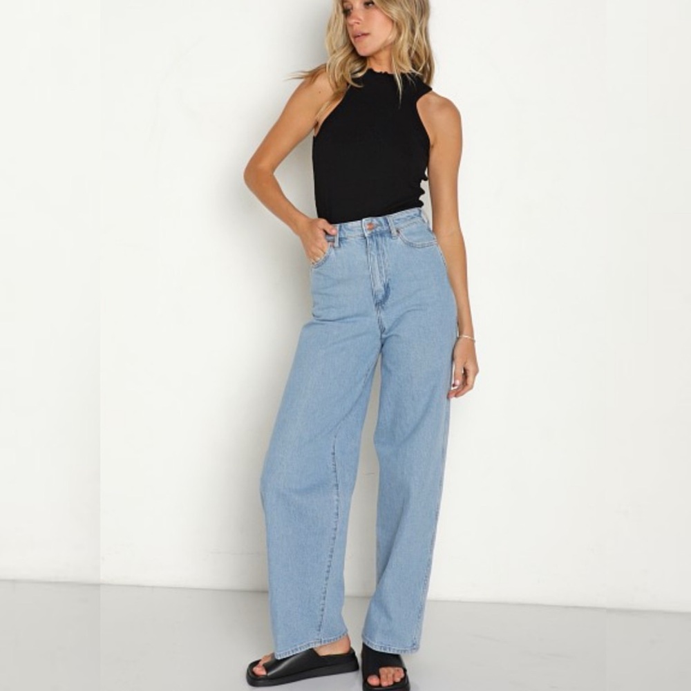 NEW Wrangler High Rise Barrel 652 Jean in Light Blue Wash Bluestone size 32 - Picture 9 of 10